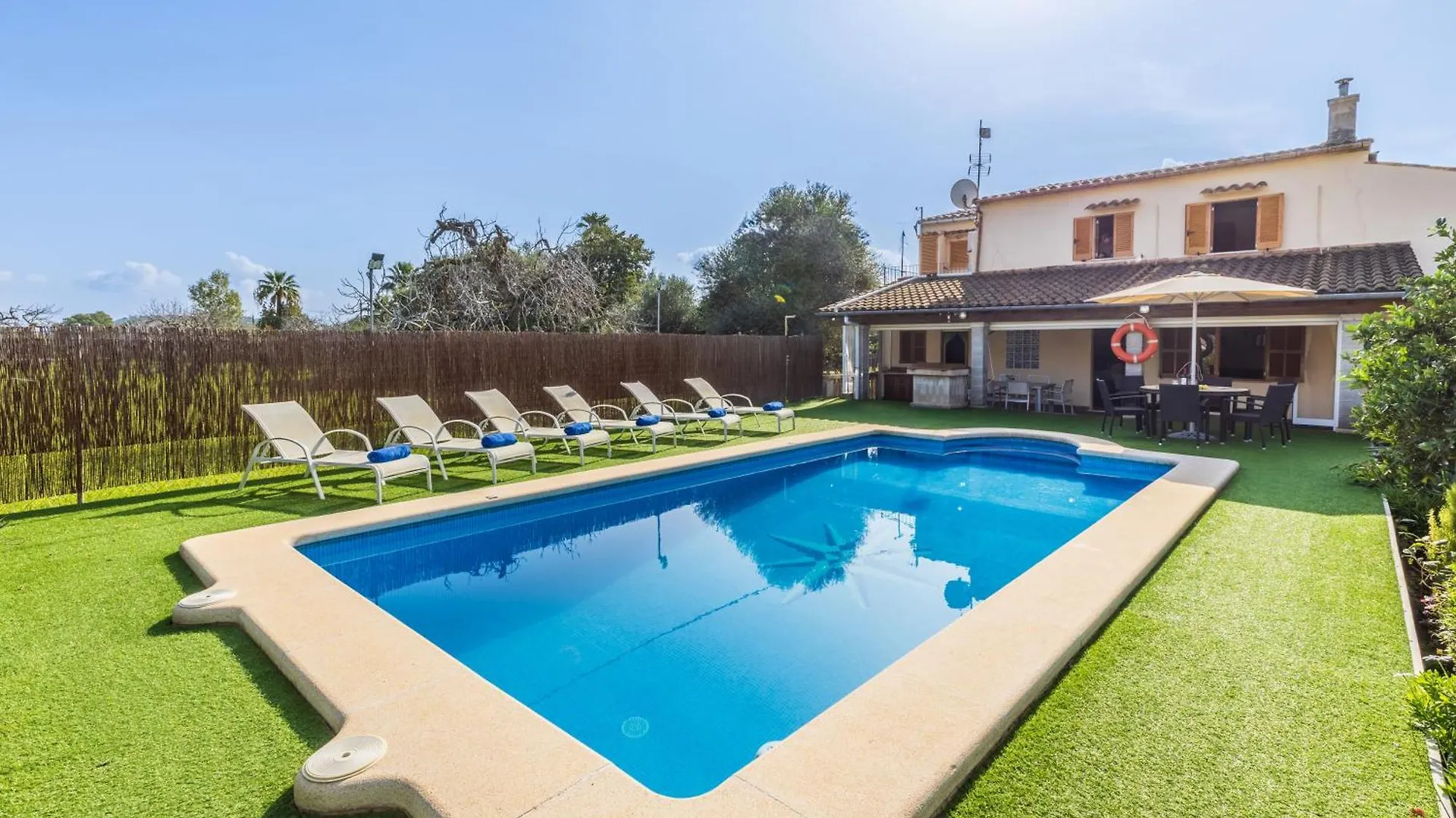 Villa Tomeu location